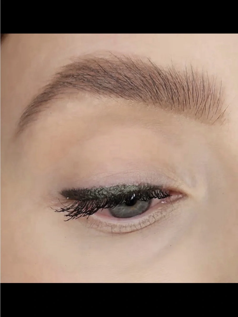 Sandstone Waterproof Metallic Eyeliner (83 Green Envy)